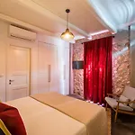 North Point 4*