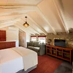 North Point 4* Antipata (Erisos)