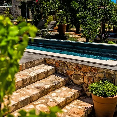 North Point Oda ve Kahvaltı Antipata (Erisos)