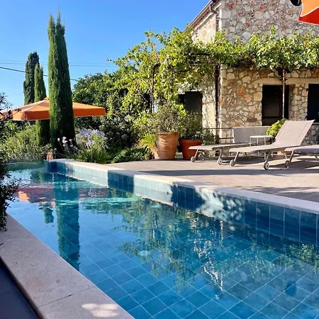 North Point Bed & Breakfast Antipata (Erisos)