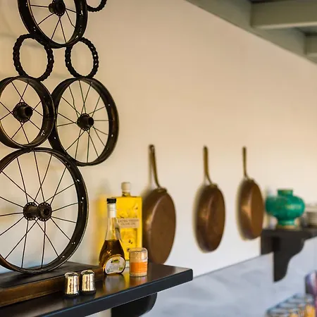 North Point Antipata (Erisos)