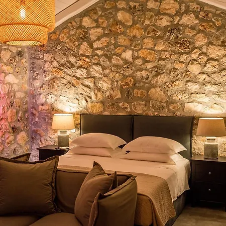 North Point 4* Antipata