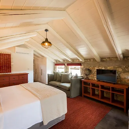 North Point 4* Antipata