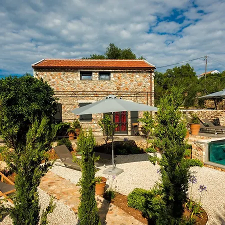 North Point ベッド・アンド・ブレックファスト Antipata