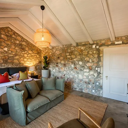 North Point 4* Antipata