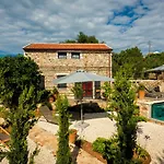 North Point Bed & Breakfast Antipata (Erisos)