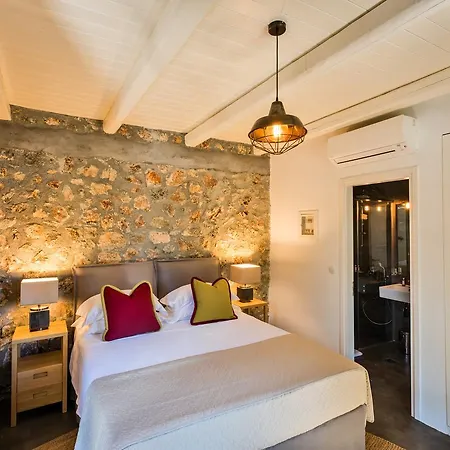 North Point Alojamento de Acomodação e Pequeno-almoço Antipata (Erisos)