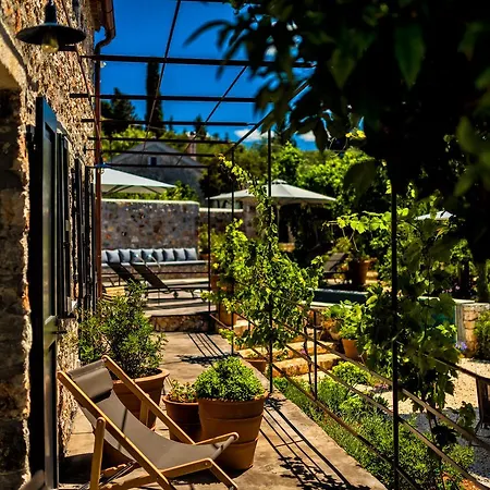 North Point Alojamento de Acomodação e Pequeno-almoço Antipata (Erisos)