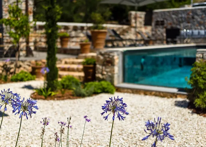 North Point 4* Antipata (Erisos)